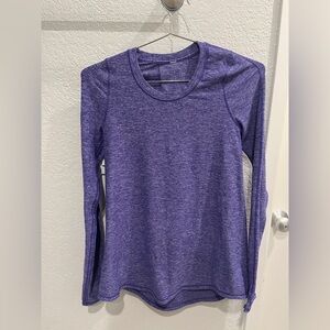Lululemon size medium long sleeve